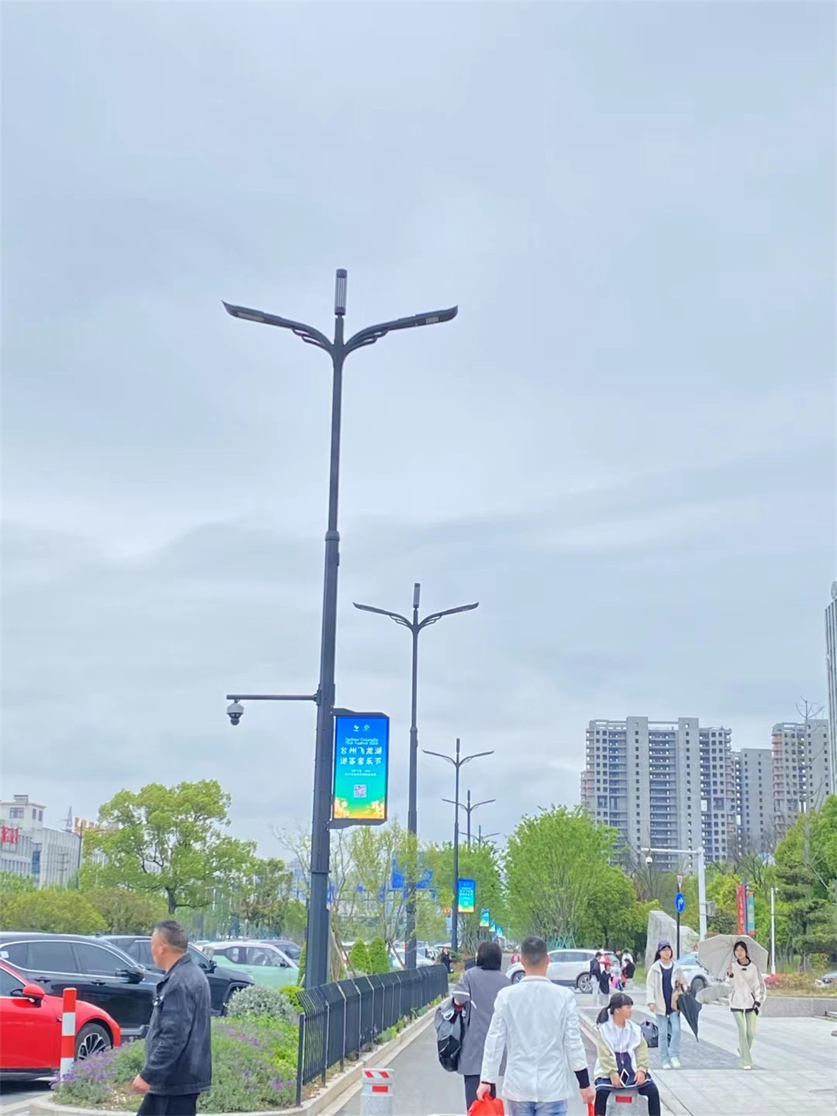 多功能燈桿：構建智慧城市神經末梢的綜合性解決方案